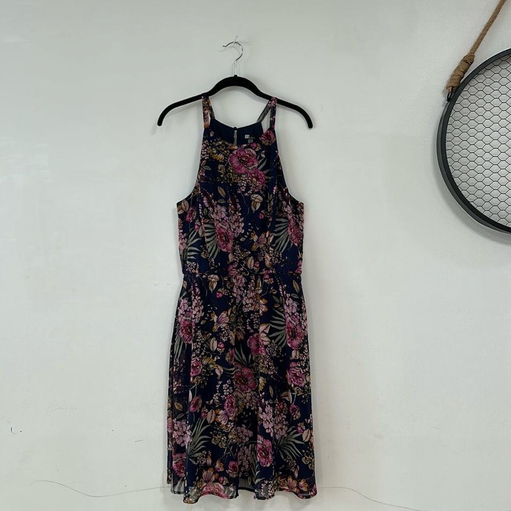 Kut from the Kloth Claire Navy Floral dress
Size 10
